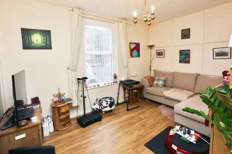 Two Three Bedroom Detached Home with Ample Parking and Conservatory