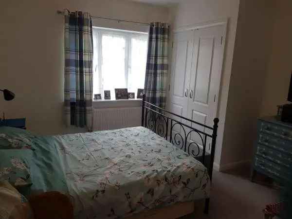 Flat For Rent in Reigate and Banstead, England