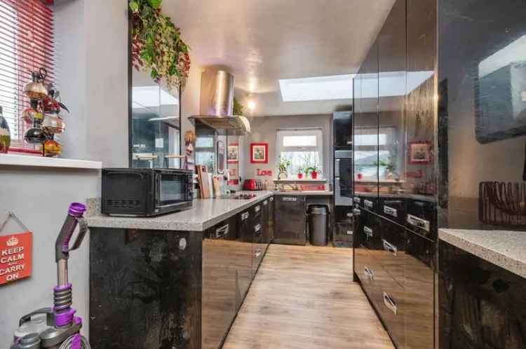 3 Bedroom Semi Detached House Ossett West Yorkshire