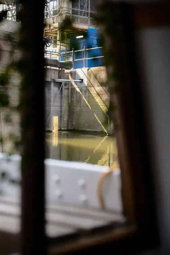 1 Bed Dutch Barge For Sale - Classic Charm Meets Modern Comfort