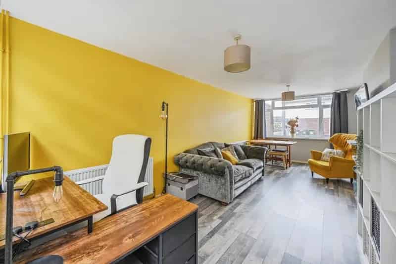 2 bedroom House
 For Sale