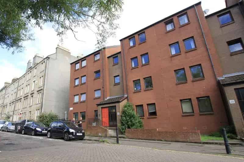 2 Bedroom Flat to Rent Available June 2025