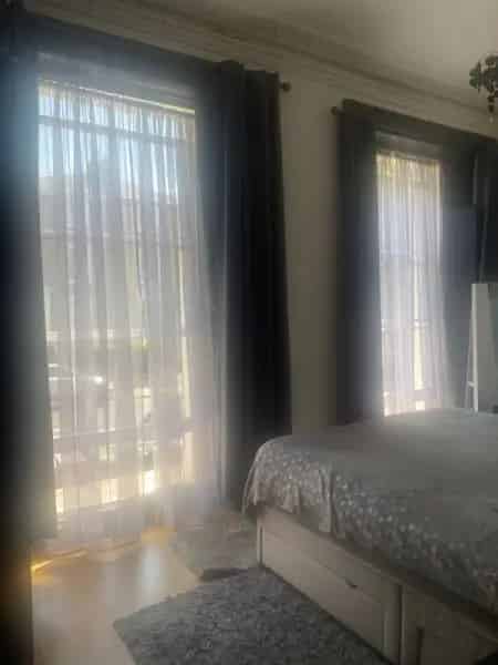 1 Bed Raised Ground Floor Flat with 2 Balconies