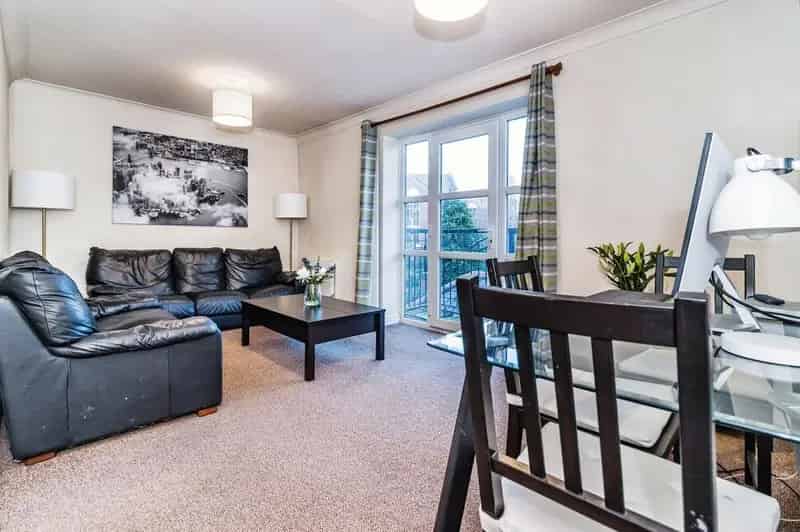2 Bed Furnished Apartment Near Piccadilly Station Manchester