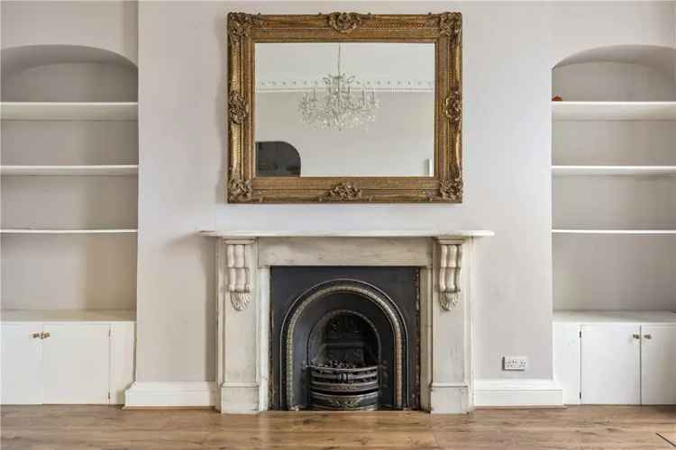 Apartment For Sale in Bath, England