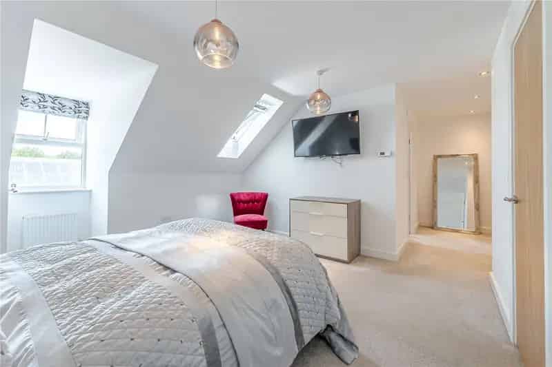 Five Bedroom Detached Family Home Micklefield Strata