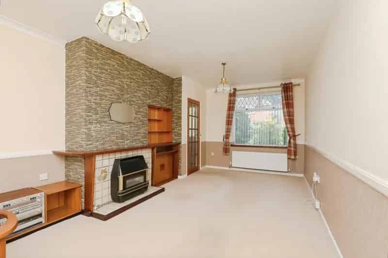 3 Bed End Terraced House - Modernisation Opportunity