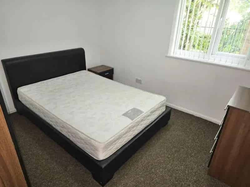 2 Bed Flat for Sale - Ideal First Time Buy or Investment