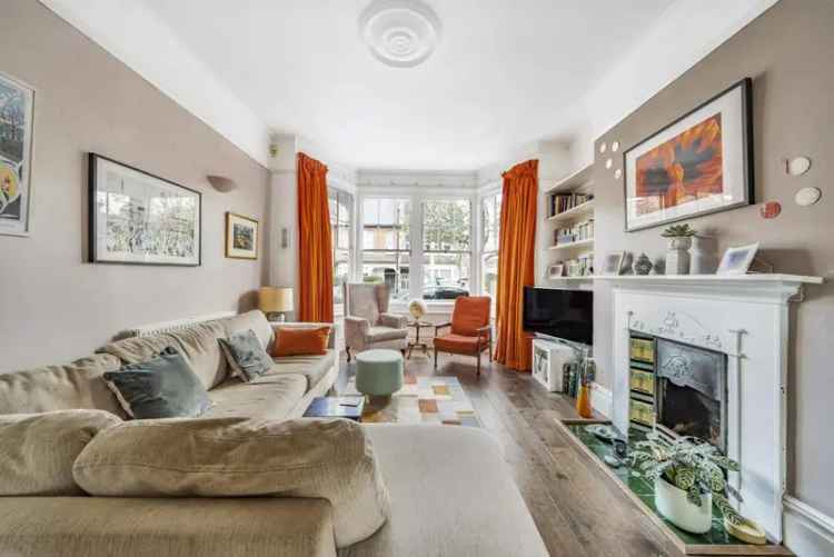 House For Sale in London, England