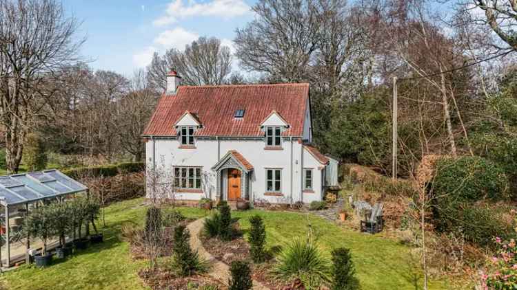 Detached House for sale with 3 bedrooms, Bisterne Close, Burley