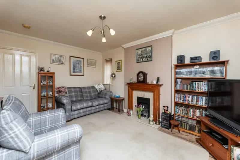 3 Bedroom Semi-Detached House For Sale - No Chain