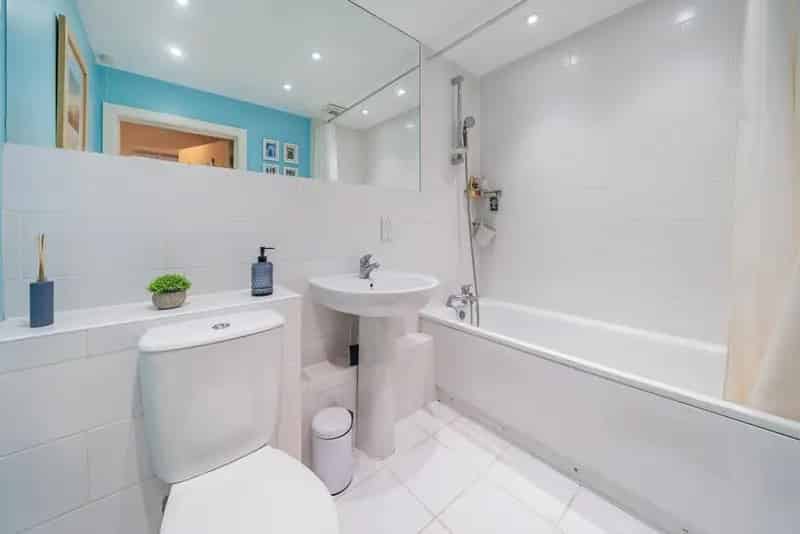 Flat For Sale , London, England