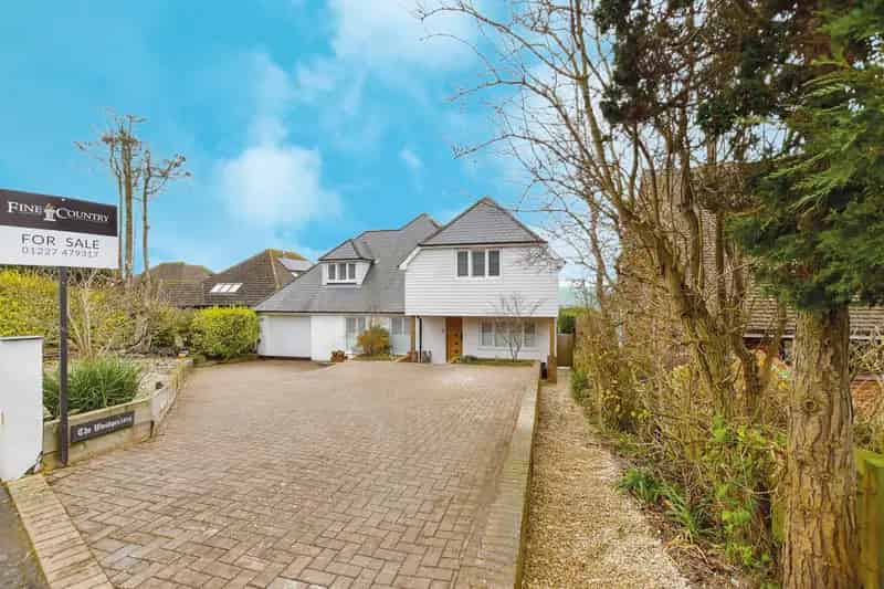 5 Bedroom Detached House with Sea Views Hythe