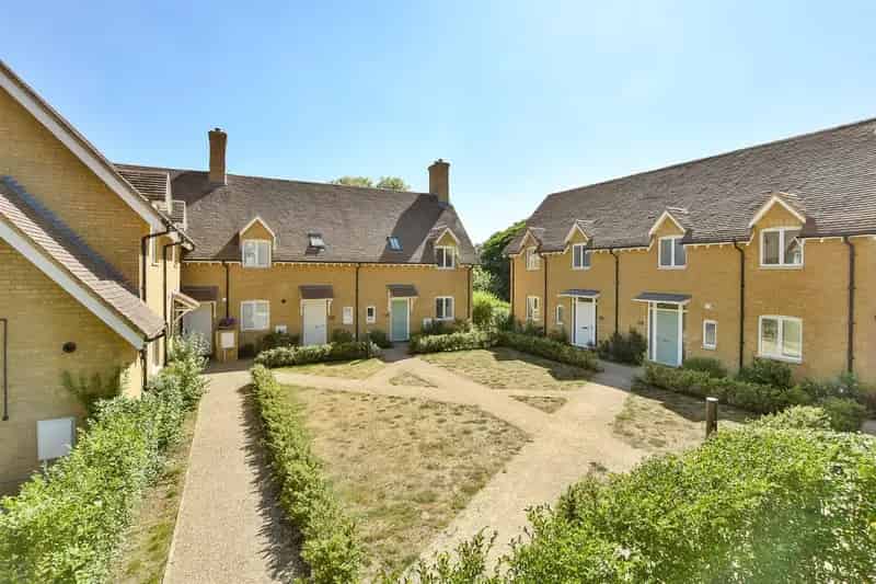 3 Bedroom End Terrace House for Sale
