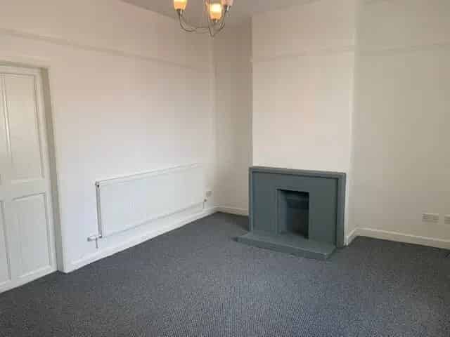 3 Bed End Terrace Home Near Shops and Schools - July Move In