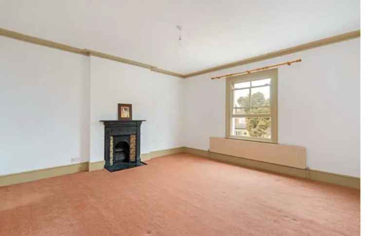  For Rent in Dornton Road, London, England