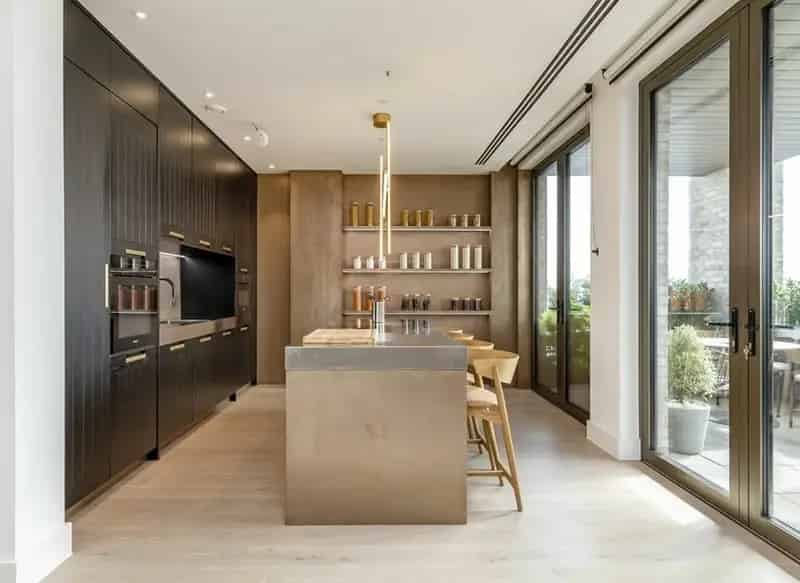 Luxury 3-Bed Penthouse Apartment London