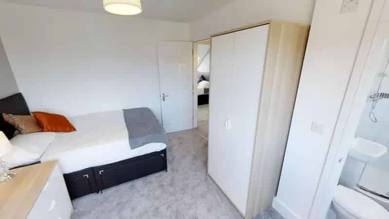 1 Bedroom Flat Share Ensuite Fully Furnished