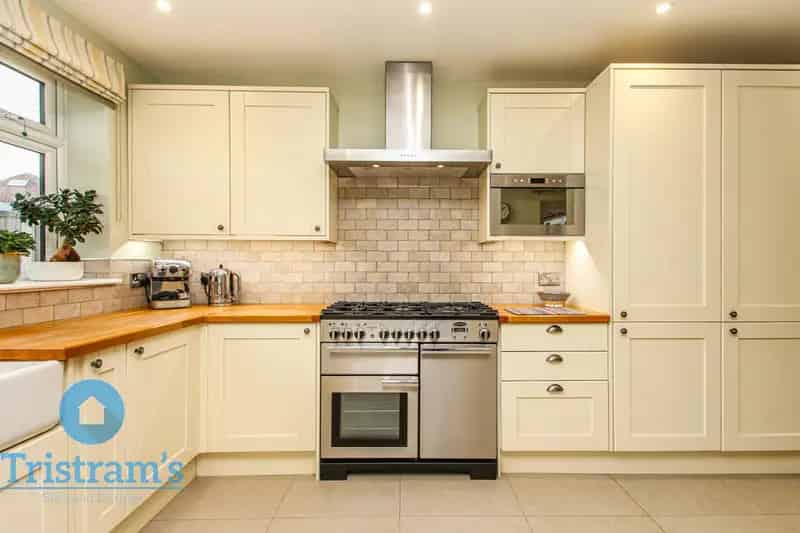 4 Bedroom Detached House to Rent