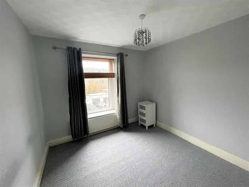 3 Bedroom Maisonette Near Local Amenities Zero Deposit Available