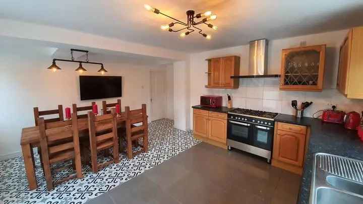 6 Bedroom House Large Ensuite Double Room to Let in Charminster