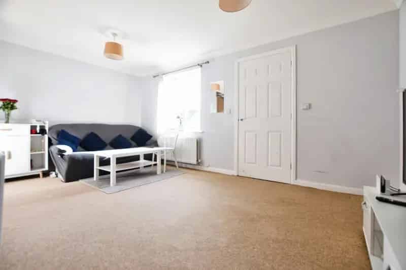 2 Bedroom House For Sale - Ideal for First Time Buyers or Investors