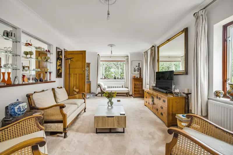 4 Bedroom Detached House to Rent Kingswood Road Tadworth