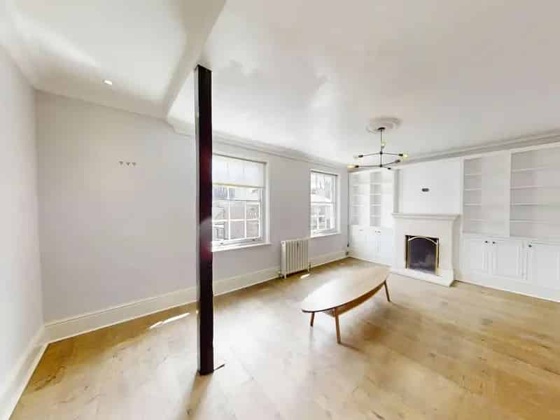 Grade II Listed Georgian Apartment with Garden Near London