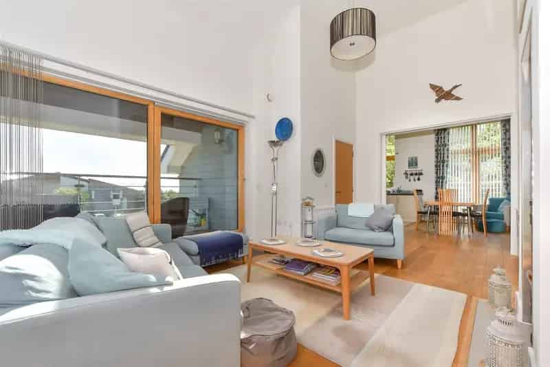 3 Bedroom Semi Detached House For Sale Near Sea