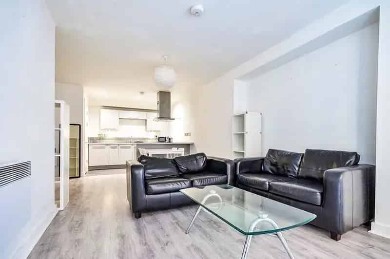 2 bedroom  Flat to rent, Manchester, M4