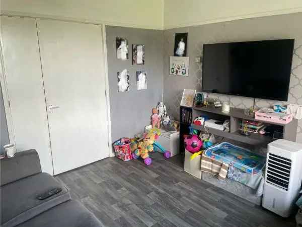 Bungalow For Rent in Salford, England