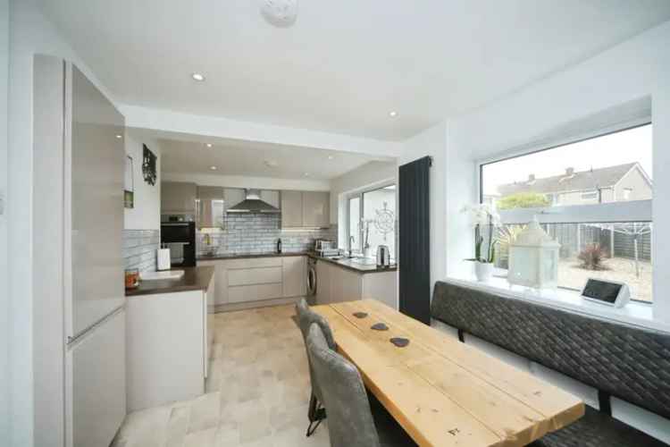 3 Bed Detached House with Garage and Large Garden