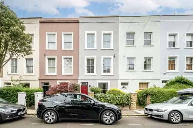 3-Bedroom Victorian House for Sale in London N7