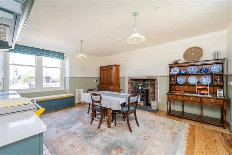 3 Bed Detached House with 3 Reception Rooms Victorian Features Large Gardens