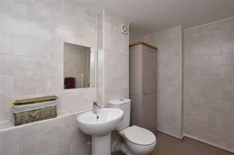 One Bedroom Ground Floor Apartment Farsley No Onward Chain