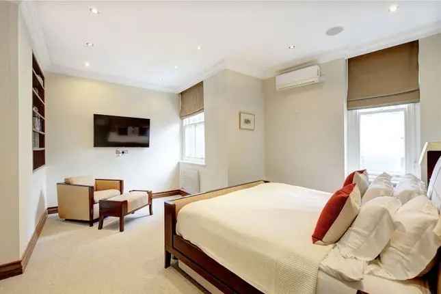 Flat for sale in Cadogan Court, Draycott Avenue, London SW3