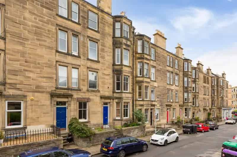 2 Bedroom Flat for Sale in Edinburgh