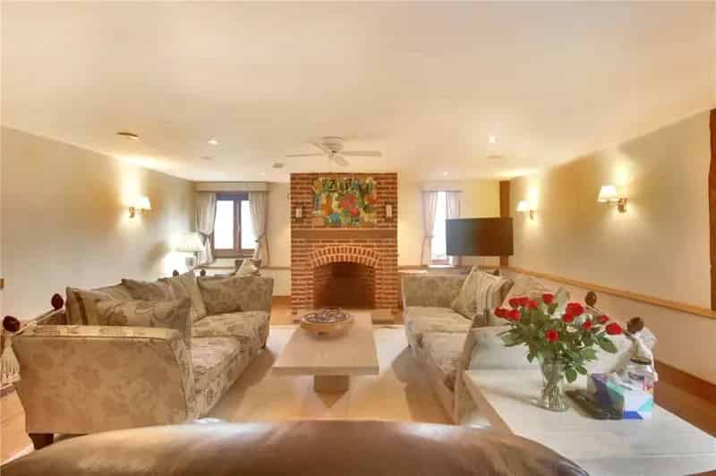 Luxury Barn Conversion with Indoor Pool and 30.5 Acres