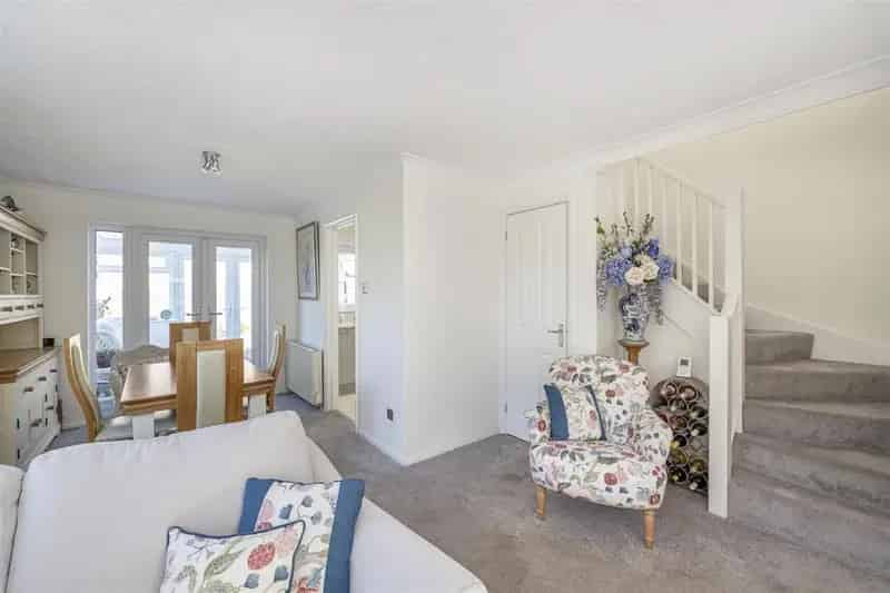 3 Bed House for Sale Near Village Centre and Station