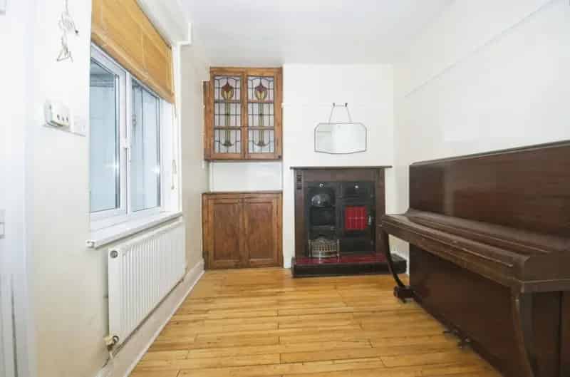 3 Bedroom Semi Detached House Bridgend