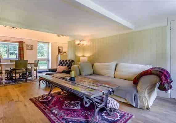 Charming Flint Cottage in Peaceful Norfolk Countryside