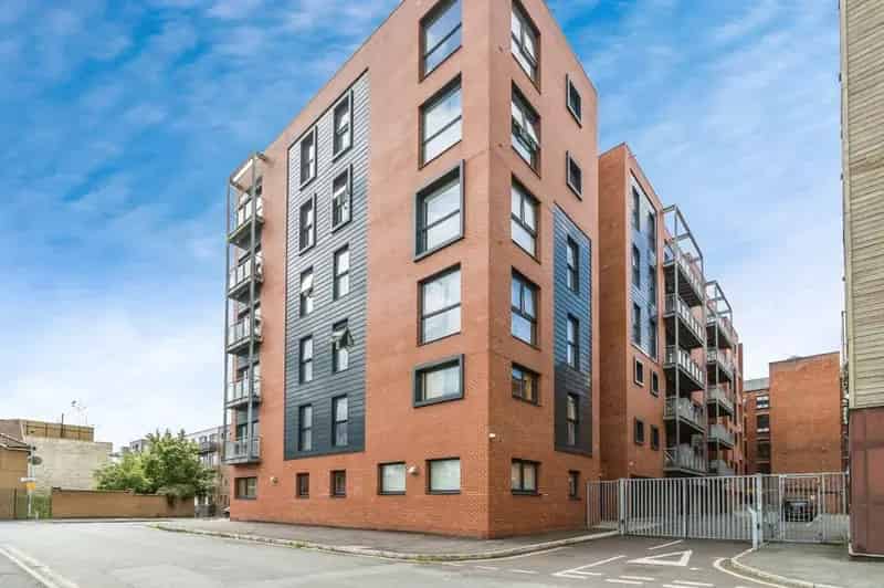 1 Bedroom Flat to Rent Manchester M4 New Islington Modern Apartment
