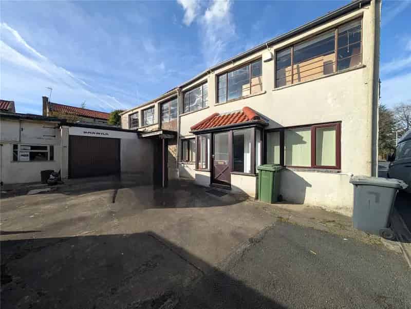 2440 sq ft Workshop Office with Planning Permission for Residential Conversion