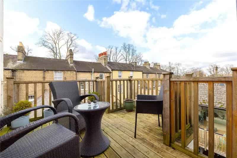 5 Bedroom Detached House For Rent