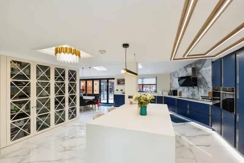 6 Bedroom House For Sale 2737 SQ FT Modern Luxury Family Home