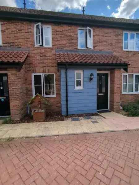 2 Bed 7 Year Old House with Private Parking and Garden