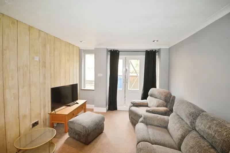 2 Bedroom Mid Terrace House Chesterfield Derbyshire