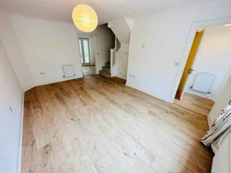 3 Bedroom House To Let Fully Renovated Modern Kitchen En Suite Garden