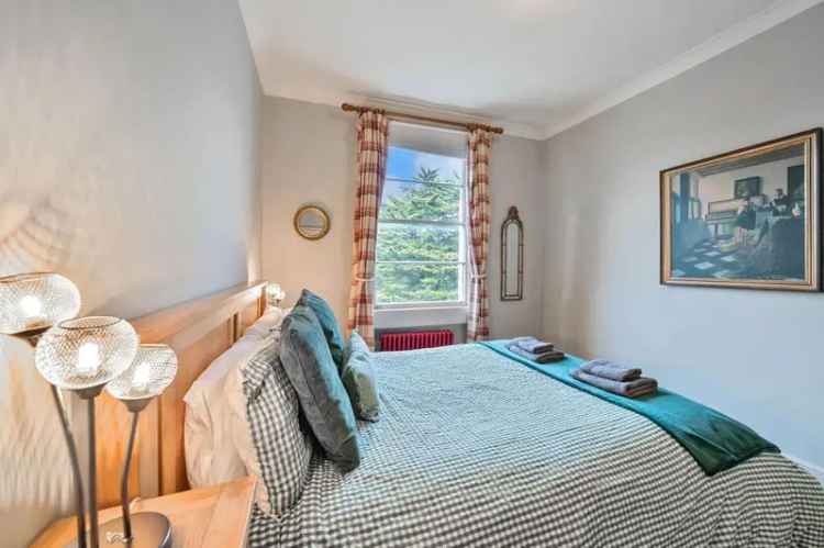 1 Bedroom Flat for Sale in Georgian Townhouse
