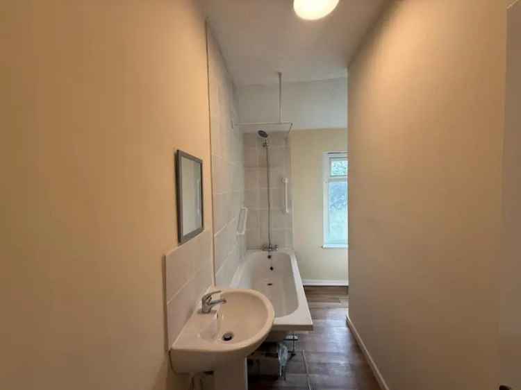1 Bedroom House to Rent in Dewsbury Near Dewsbury Hospital